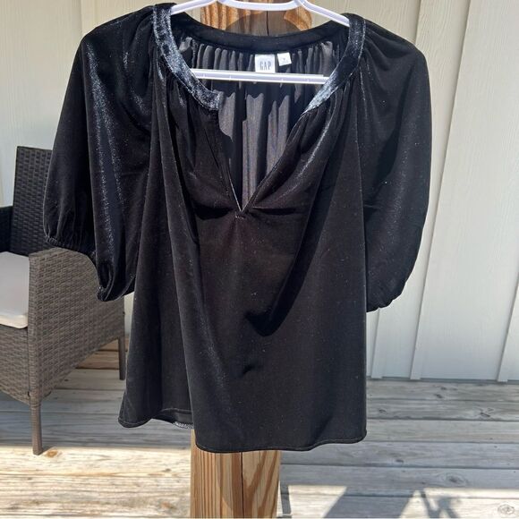 Gap Velvet short puff sleeve v neck blouse in black size small - Picture 2 of 16